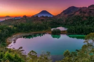 Telaga Warna Dieng