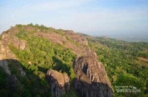 Puncak Gunung Api Purba Nglanggeran