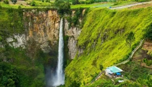 Air Terjun Sipiso Piso