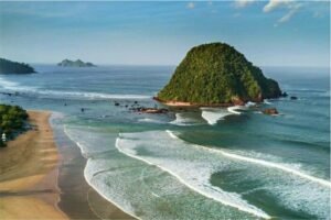 pantai pulau merah banyuwangi