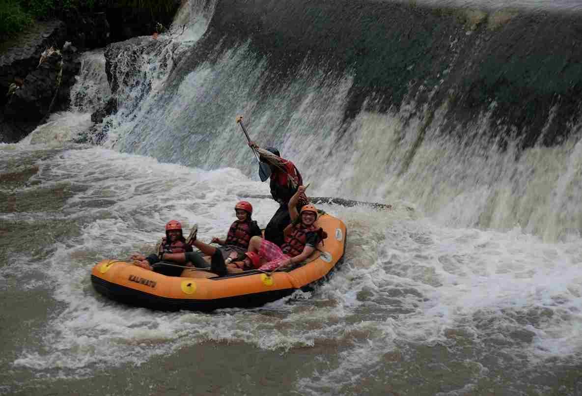 Paket Rafting Kaliwatu Batu Malang Murah