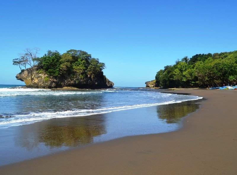 Pantai Madasari