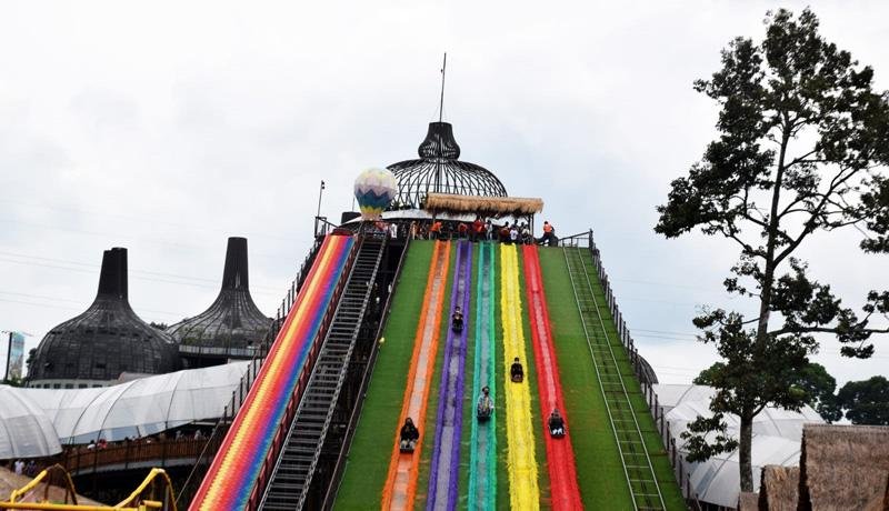 tempat wisata di Semarang Dusun Semilir murah