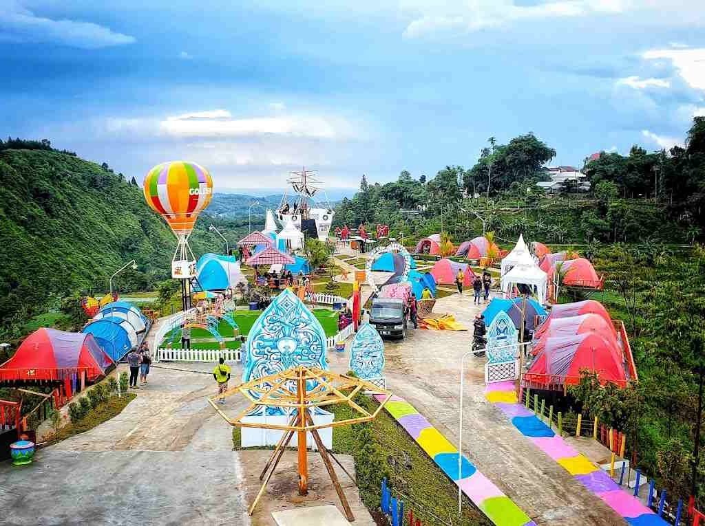 Rekomendasi Wisata Guci dengan Agen Travel Murah 200 Ribu, Aman dan Terpercaya